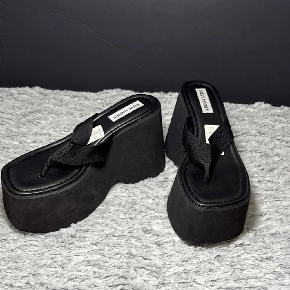 Steve Madden Gwen Black Platform Thong Sandals Flip Flops Size 9